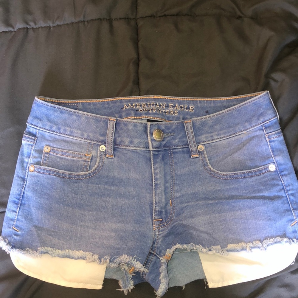 AMERICAN EAGLE SHORTIE SHORTS